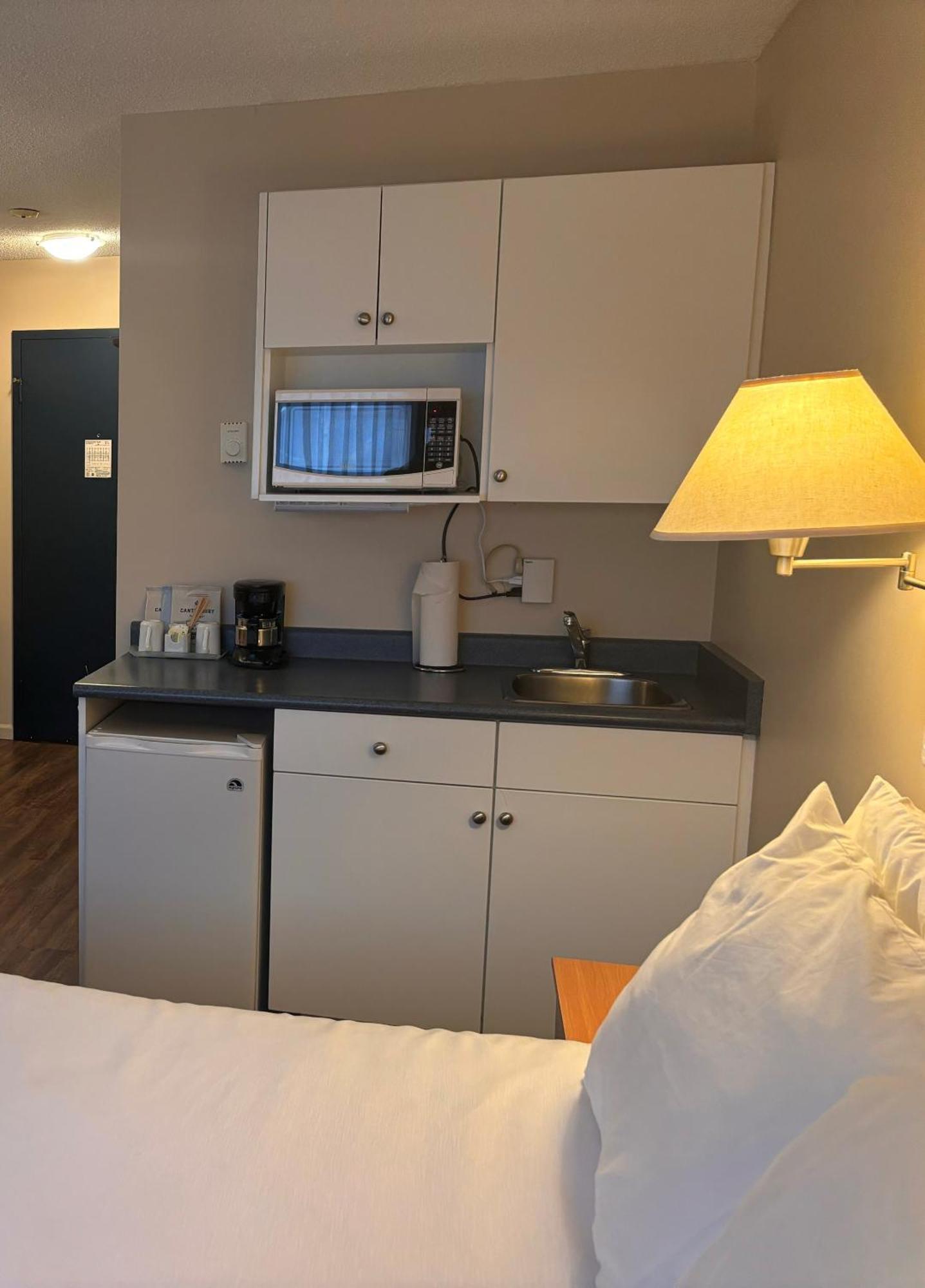 Sidney Waterfront Inn & Suites Kültér fotó